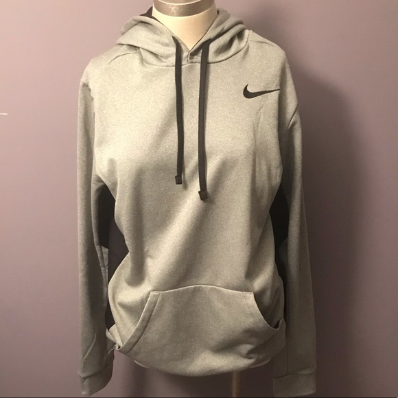 Nike Tops - Nike Therma fit hoodie